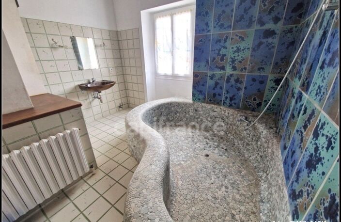 Maison  6 pièces, 6 Chambres, salon/salle à manger 72m2, 2 salles de bains, terrain 1247 M2 MALAY LE GRAND (89) — photo 5