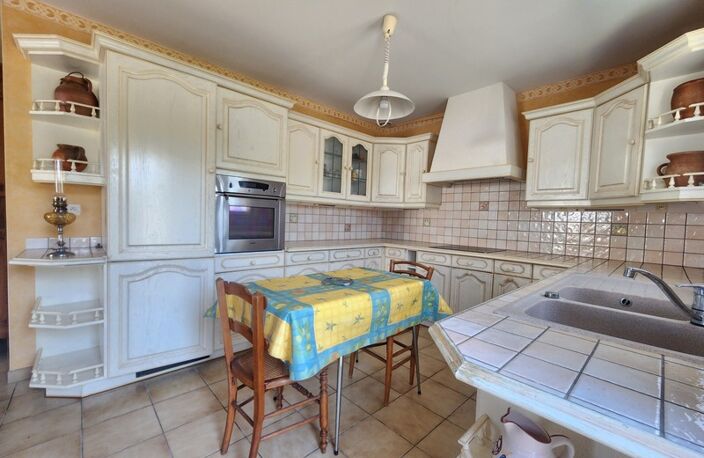 Maison à vendre de plain-pied 139m² - 5 pièces - LE CHATEAU D'OLERON (17) — photo 5