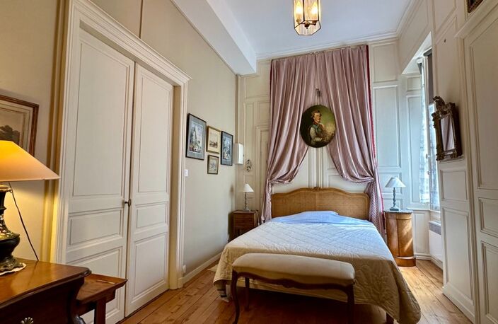 SAUMUR Centre-ville Historique, A 100m de la Place Saint Pierre, Appartement de style 1 chambre possibilité 2 — photo 5