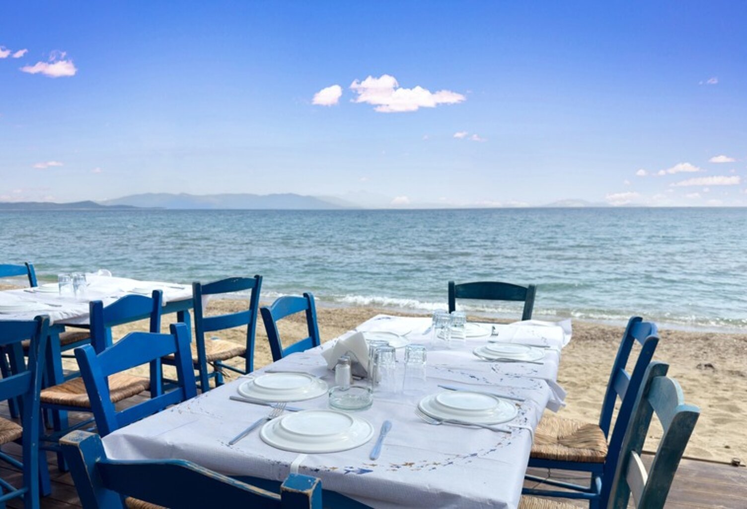 A VENDRE – Fonds de commerce Restaurant / Bar – Emplacement n°1 en bord de mer – Menton (06) — photo 1