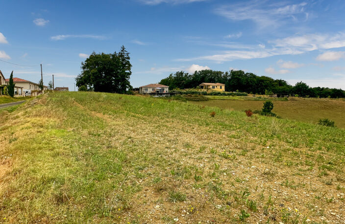 Dpt Gers (32), à BASSOUES, à vendre terrain de 3 000,00 m² — photo 3