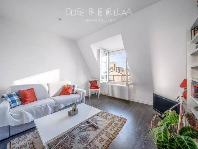 DE FERLA - Paris XVème -Studio au dernier étage avec ascenseur — photo 1