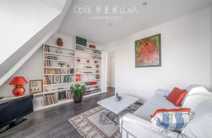DE FERLA - Paris XVème -Studio au dernier étage avec ascenseur — photo 2