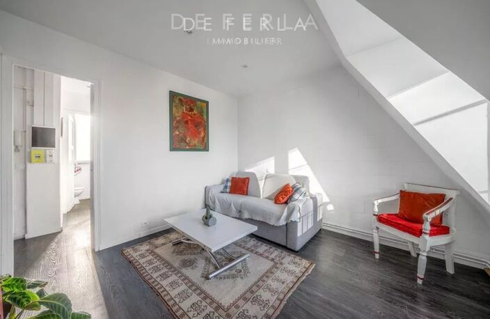 DE FERLA - Paris XVème -Studio au dernier étage avec ascenseur — photo 3