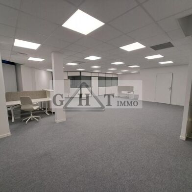 Local industriel  5915 €