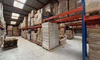 Local industriel  1100 m² à louer à Saint-Denis (97490)