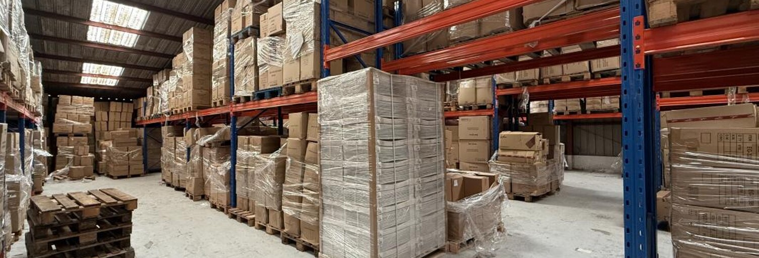 Local industriel  1100 m² à louer à Saint-Denis (97490)