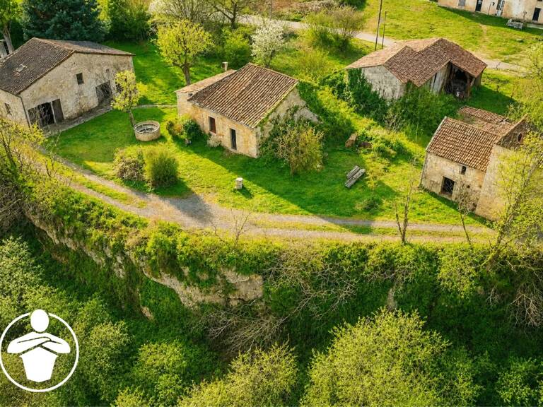EN EXCLUSIVITÉ – Ensemble en pierre à Frégimont avec vue panoramique à 180° — photo 1