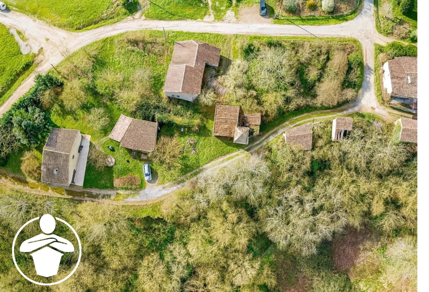 EN EXCLUSIVITÉ – Ensemble en pierre à Frégimont avec vue panoramique à 180° — photo 1