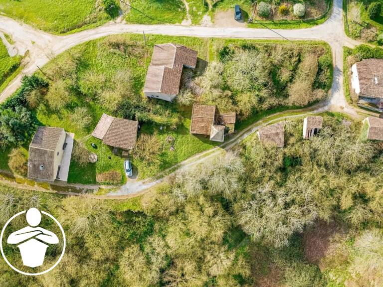 EN EXCLUSIVITÉ – Ensemble en pierre à Frégimont avec vue panoramique à 180° — photo 1