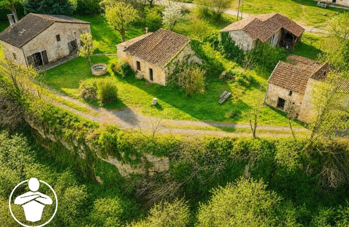 EN EXCLUSIVITÉ – Ensemble en pierre à Frégimont avec vue panoramique à 180° — photo 2