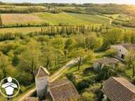 EN EXCLUSIVITÉ – Ensemble en pierre à Frégimont avec vue panoramique à 180° — photo 3