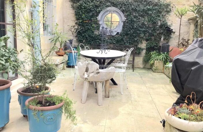 Maison ancienne rénovée T5 coeur de village de Fontvieille — photo 2