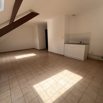 Appartement 3 pièces 560 €