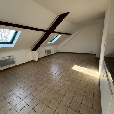 Appartement 3 pièces 560 €