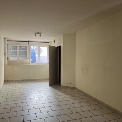 Appartement 3 pièces 585 €