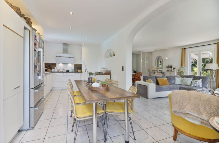 Maison T8 six chambres, piscine, grand garage, 1700m2 de ter — photo 3
