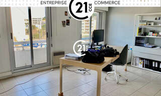 Bureau  70 m² à louer à Cannes (06150)
