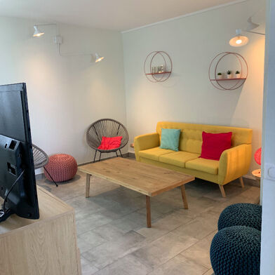 Appartement 6 pièces 490 €