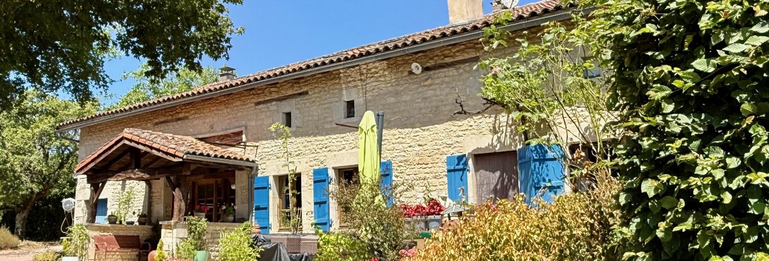 Maison 8 Pièces 214 m² à vendre à Le Bouchage (16350)