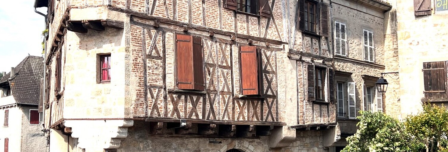 Appartement 8 Pièces 220 m² à vendre à Figeac (46100)