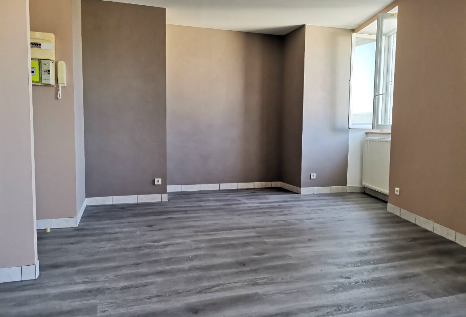 Appartement SAINTE GENEVIEVE - 1 pièce(s) - 24.12 m² — photo 1