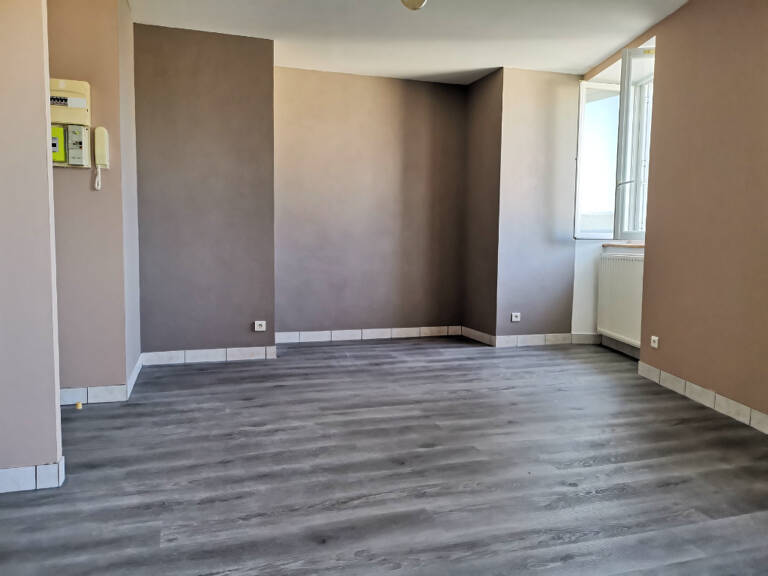 Appartement SAINTE GENEVIEVE - 1 pièce(s) - 24.12 m² — photo 1