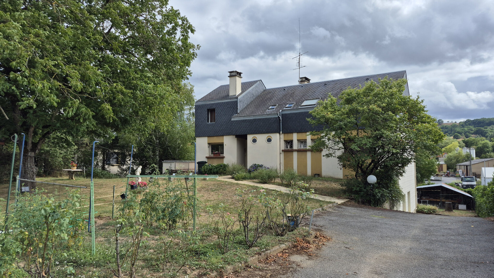 Villa / Maison  T8 à vendre Espalion 12500