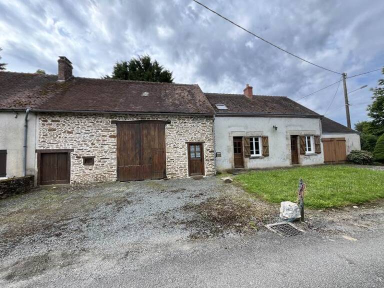 Maison en pierre de 4 pièces principales — photo 1