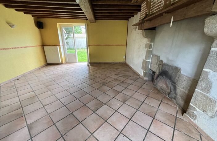 Maison en pierre de 4 pièces principales — photo 2