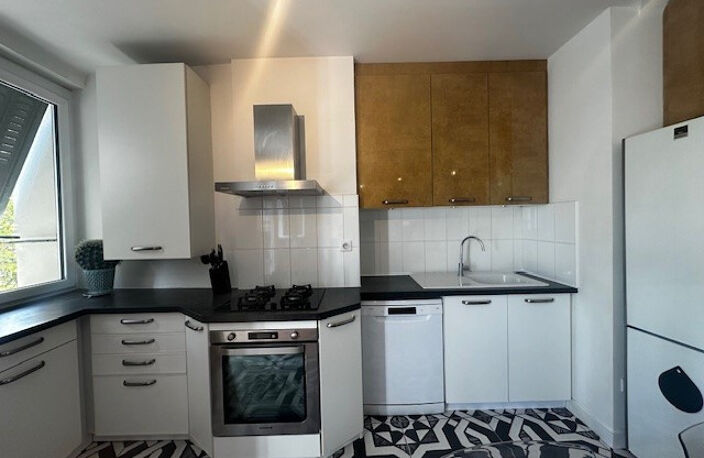 Appartement de type T3 meublé trés lumineux avec ascenseur / — photo 3