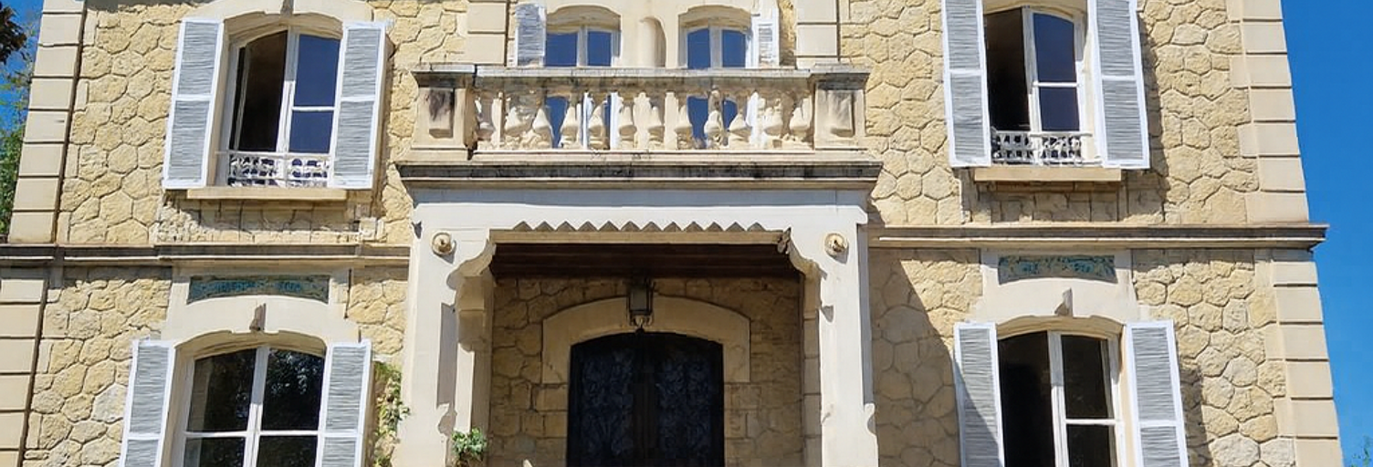 Maison 16 Pièces 270 m² à vendre à Terrasson-Lavilledieu (24120)