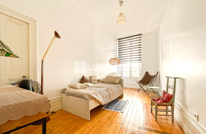 Appartement haussmannien de 155 m² avec jardin partagé, en plein centre de Valence. — photo 4