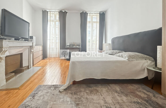 Appartement haussmannien de 155 m² avec jardin partagé, en plein centre de Valence. — photo 5