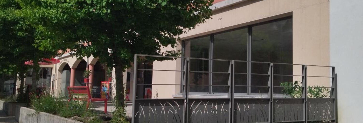 Commerce  105 m² à louer à Collonges (01550)