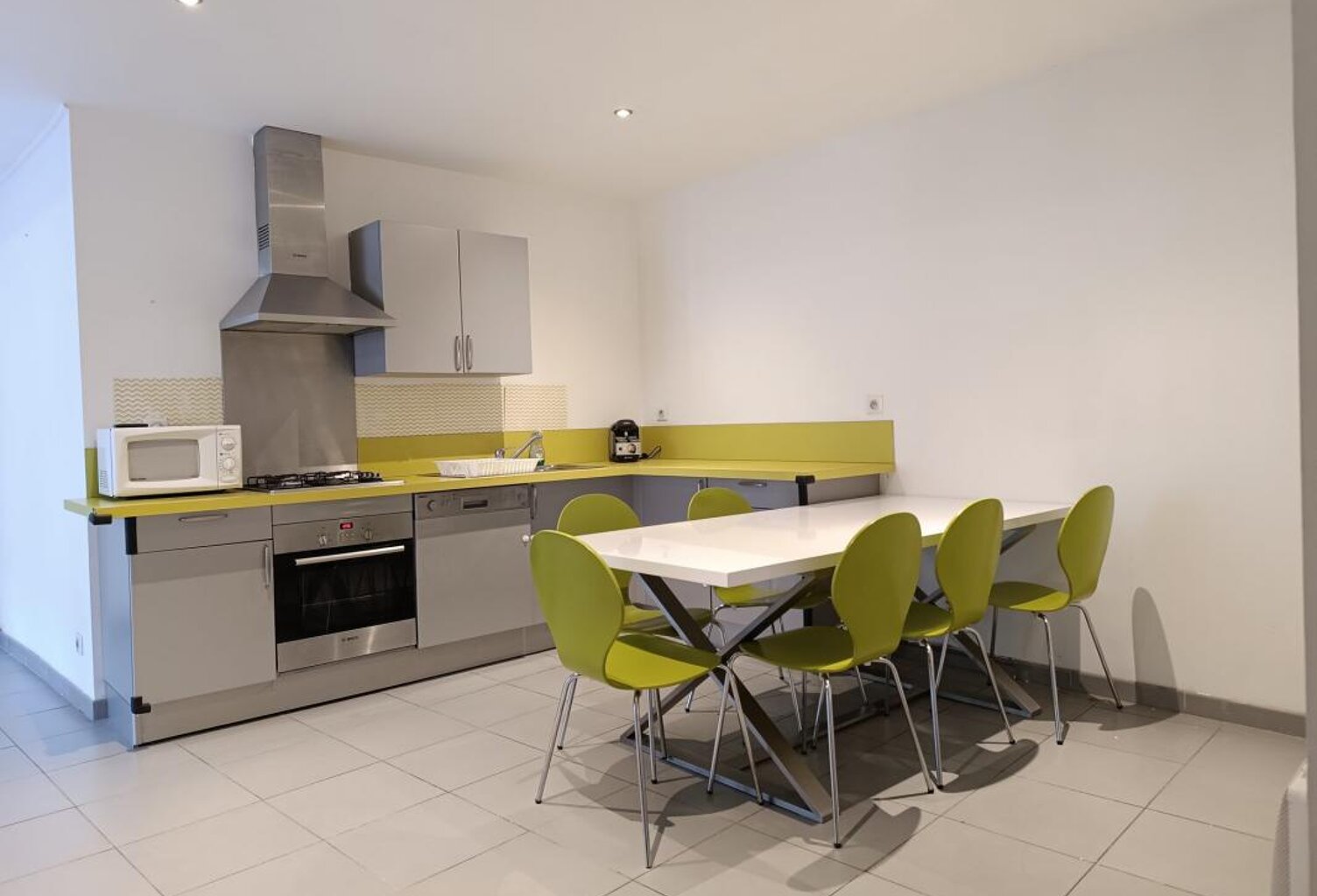 T3 ou Local professionnel avec place de parking — photo 1