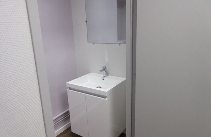 Rodez, local en rez-de-chaussée de 68 m² environ — photo 2