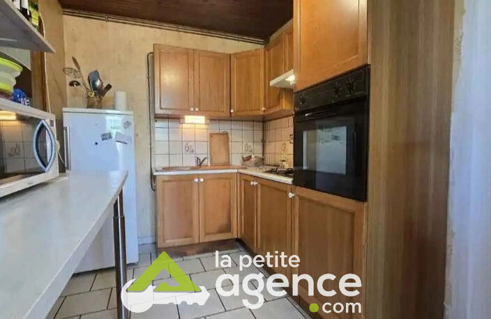 DUN SUR AURON: Maison de ville T4 édifiée sur 1058 m2 de ter — photo 5