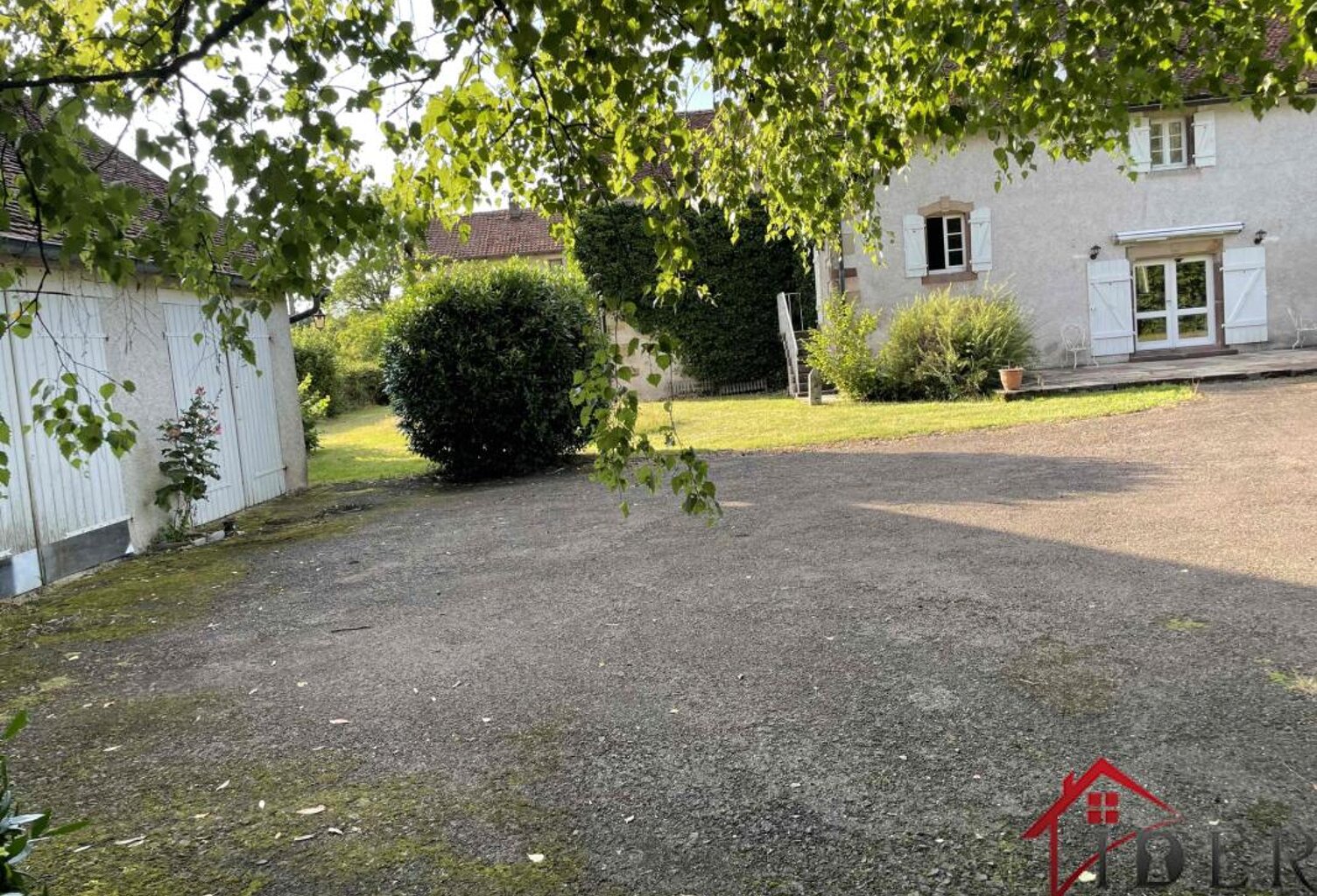 Une maison de caractère aux volumes généreux sur le secteur — photo 1