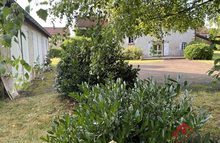 Une maison de caractère aux volumes généreux sur le secteur — photo 2