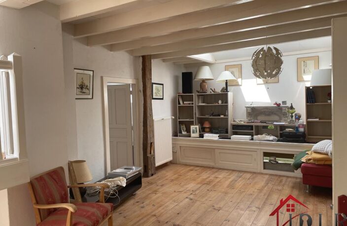 Une maison de caractère aux volumes généreux sur le secteur — photo 4