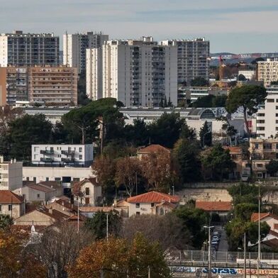 Commerce  424000 €