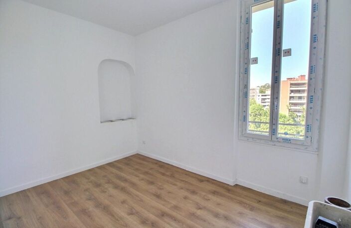 Appartement À Vendre — photo 4
