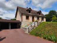 À Échauffour (61370), découvrez cette spacieuse maison familiale de 135 m², offrant 4 chambres, un vaste jardin paysagé de 7 490 m², une grande terrasse, au cœur d’un environnement calme et verdoyant — photo 2