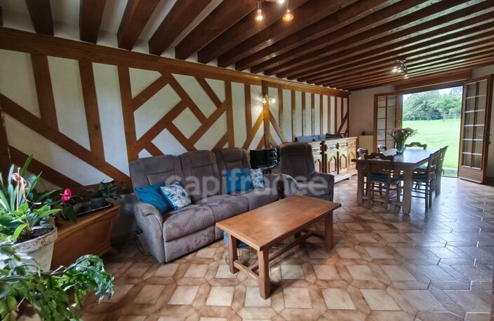 À Échauffour (61370), découvrez cette spacieuse maison familiale de 135 m², offrant 4 chambres, un vaste jardin paysagé de 7 490 m², une grande terrasse, au cœur d’un environnement calme et verdoyant — photo 5