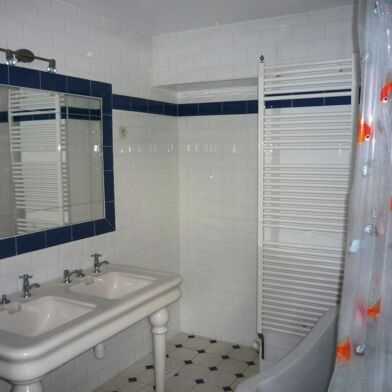 Maison 4 pièces 875 €