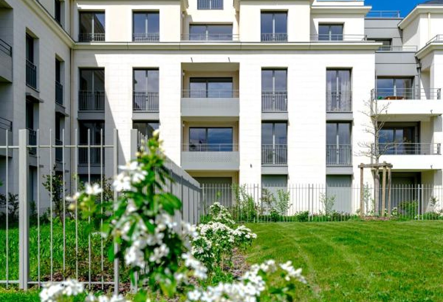 APPARTEMENT TYPE 3 REZ DE JARDIN TERRASSE + DEUX STATIONNEMENTS RESIDENCE NEUVE — photo 1