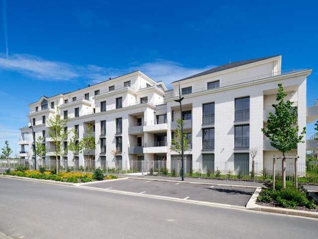 APPARTEMENT DEUX PIECES TERRASSE + 2 PARKING RESIDENCE NEUVE ST CYR/LOIRE — photo du bien