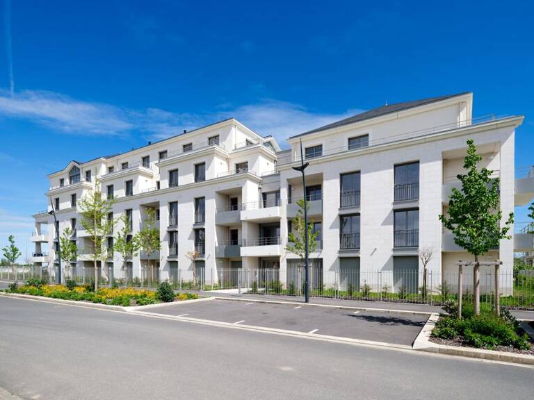 APPARTEMENT DEUX PIECES TERRASSE + 2 PARKING RESIDENCE NEUVE ST CYR/LOIRE — photo 1
