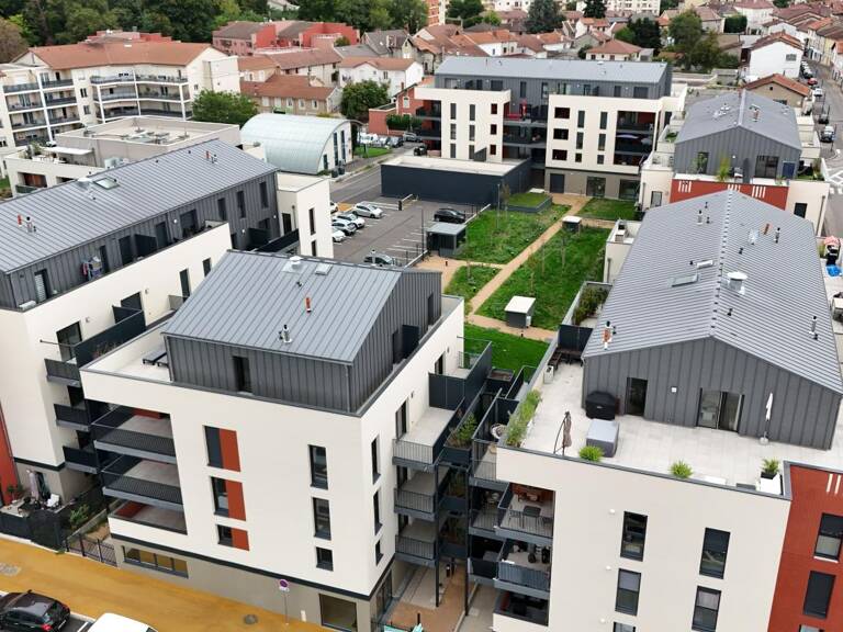 Appartement T4 avec grand balcon – Pont-de-Chéruy (38230) — photo 1